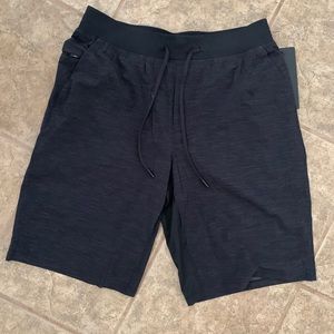 Men’s Lululemon T.H.E. shorts 11” size Large lined